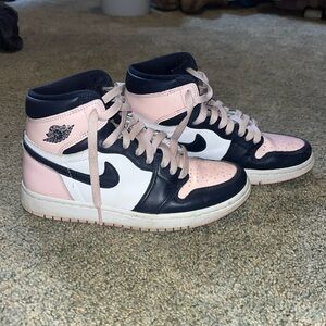 Women’s size 6 Air Jordan 1 Retro High OG SE 'Bubble Gum'